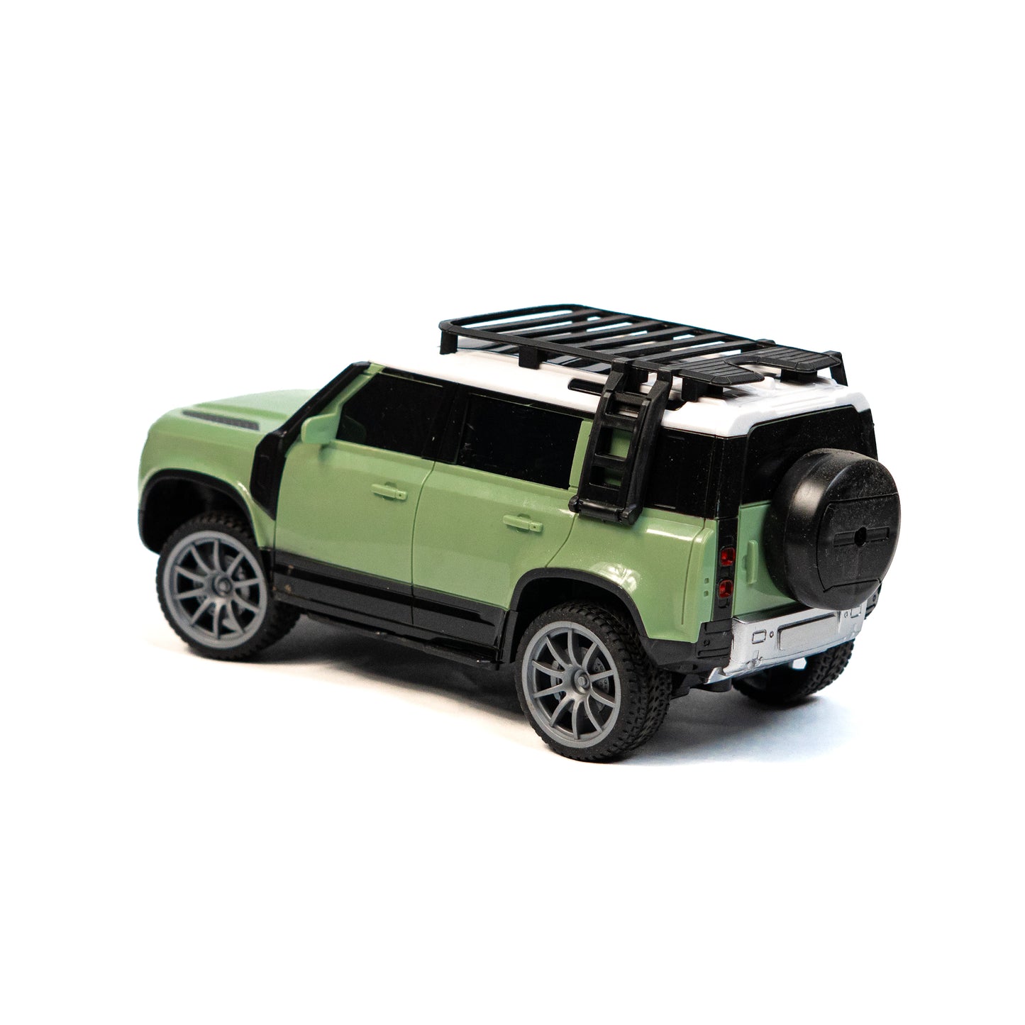 High-Speed Off-Road Defender Rover Rc Car – 1:16  Scale